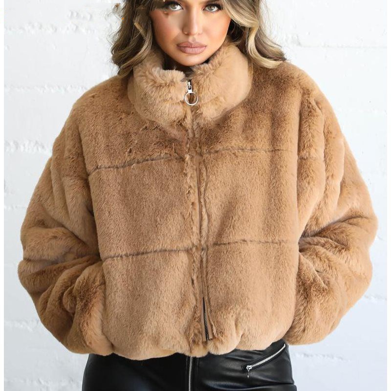 Woman's Sleek Thermal Zip Jacket